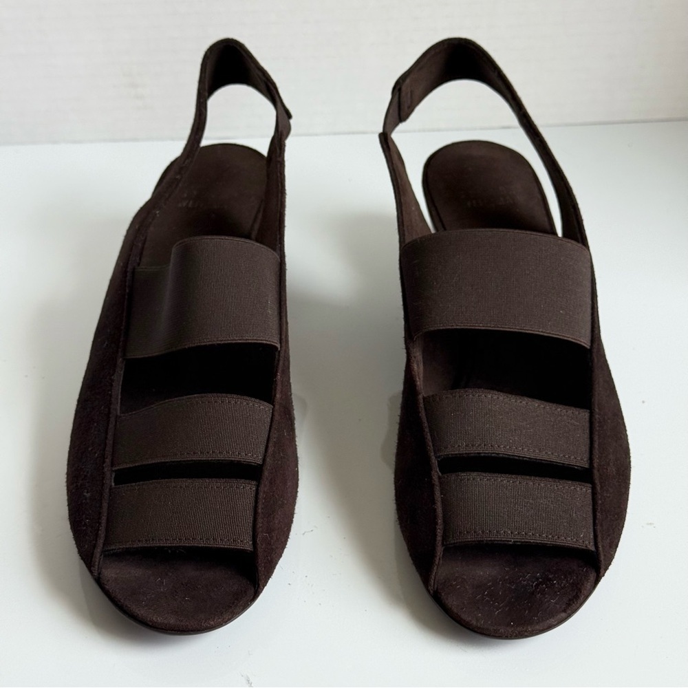 Stuart Weitzman Brown Suede Sandals Kitten Heel Career Comfort Size 9.5N
